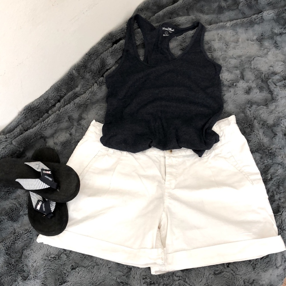 Woman’s linen shorts